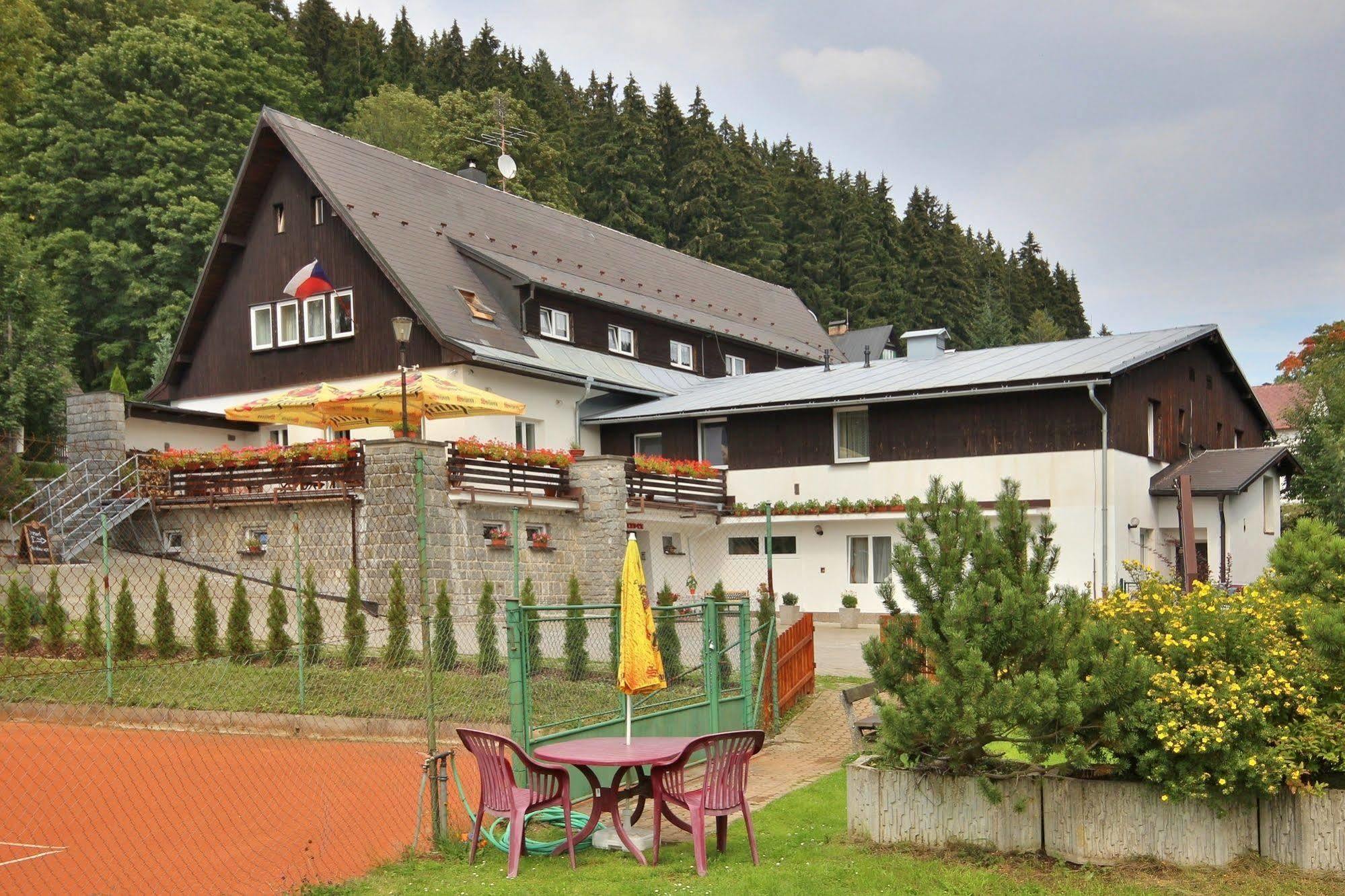 Penzion Bobesova Bouda Železná Ruda Buitenkant foto